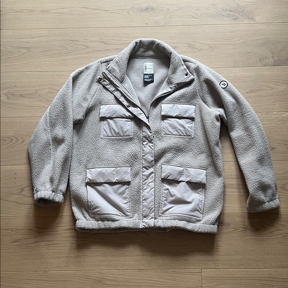 Vuori Jackets & Blazers - Vuori Sherpa Utility Jacket - Dark Salt Size Medium